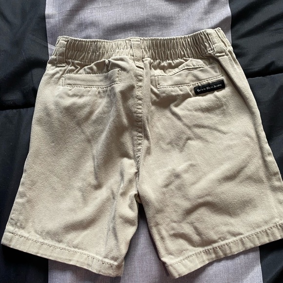 🐠2/$10🐠 Baby boys CK khaki shorts 🩳 - Picture 2 of 3